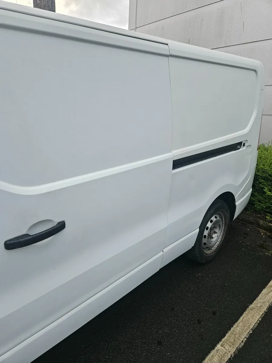 Vauxhall Vivaro 2016 - Image 2