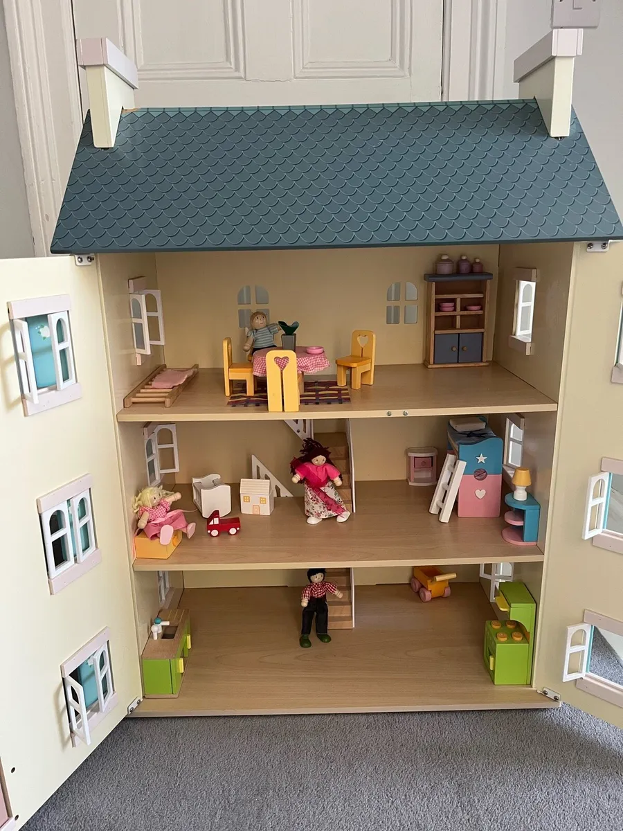Wooden Dolls House with accessories - Image 2