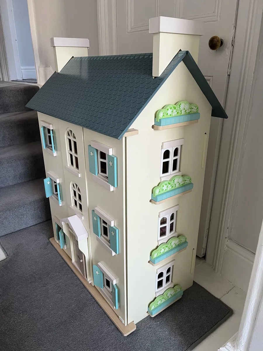 Wooden Dolls House with accessories - Image 3