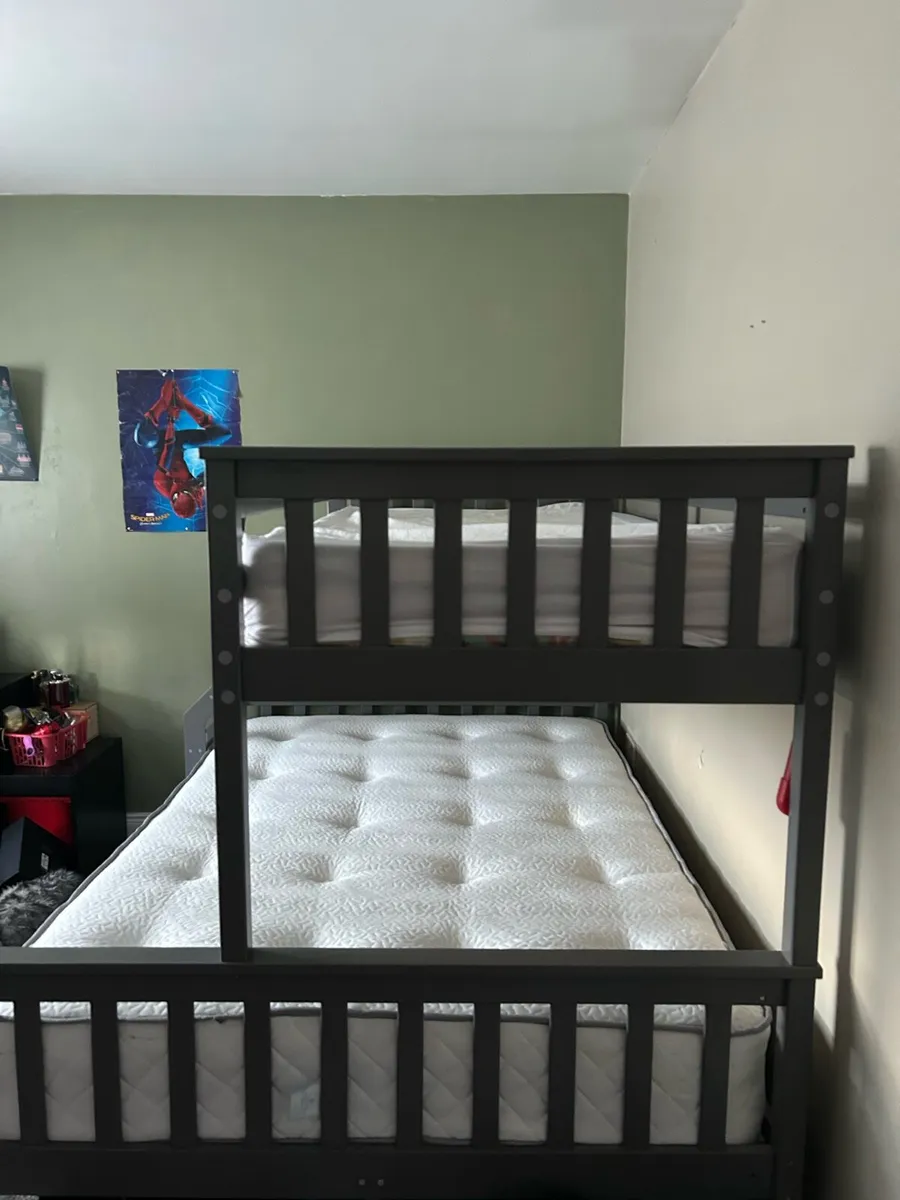 Triple bunk - Image 2