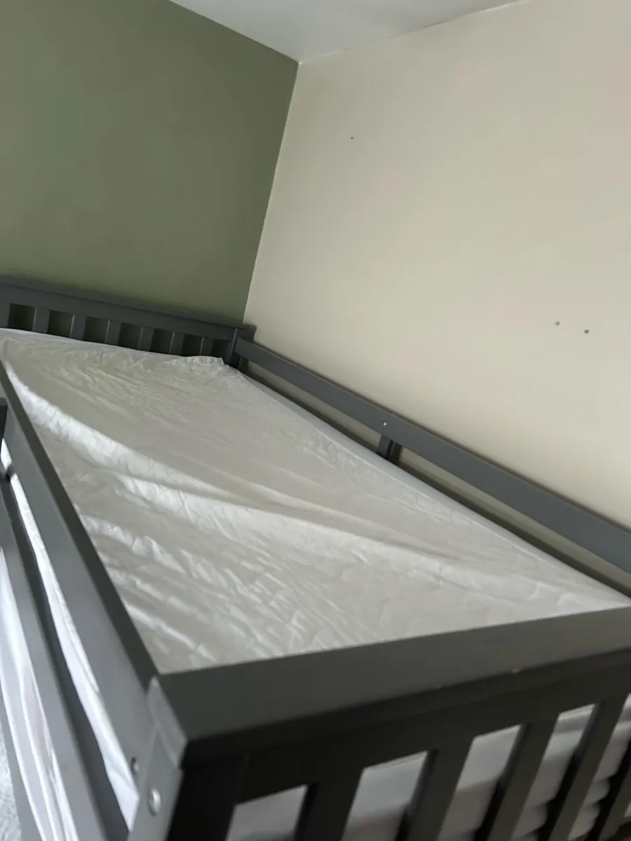 Triple bunk - Image 3