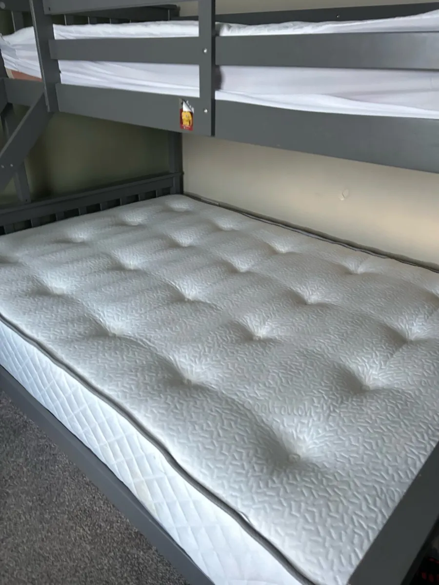 Triple bunk - Image 4