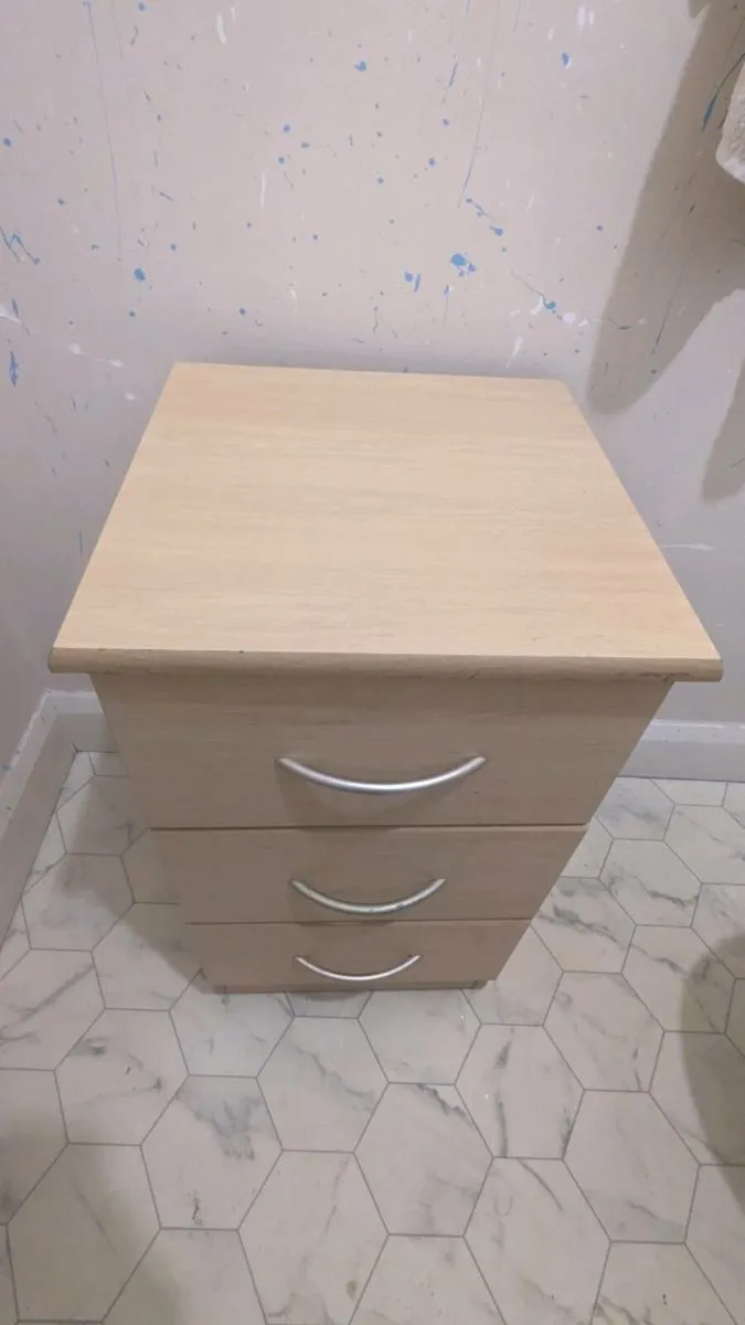 3 drawer / chest / cabinet / drawer / shelf - Image 1