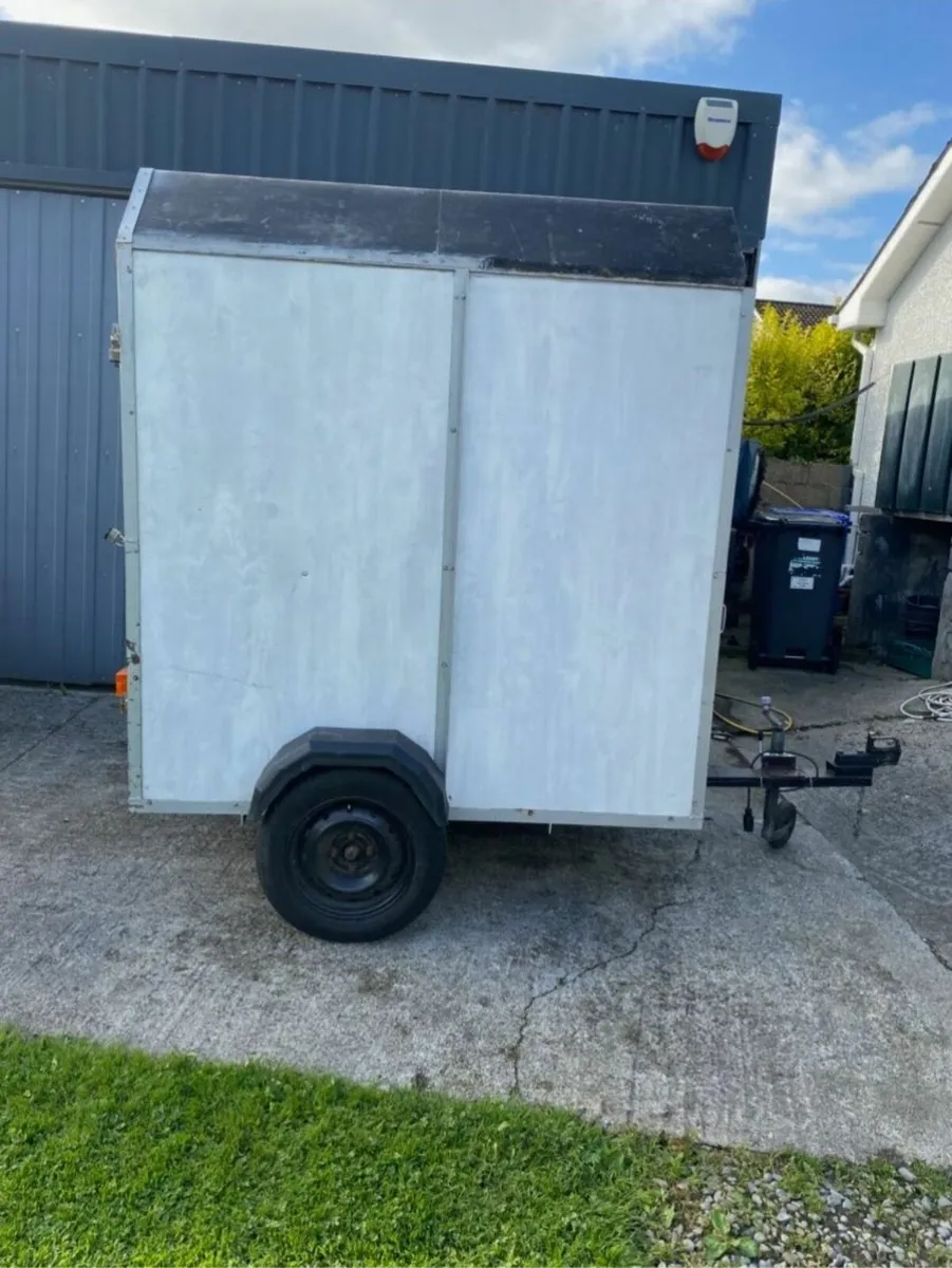 Single axle trailer