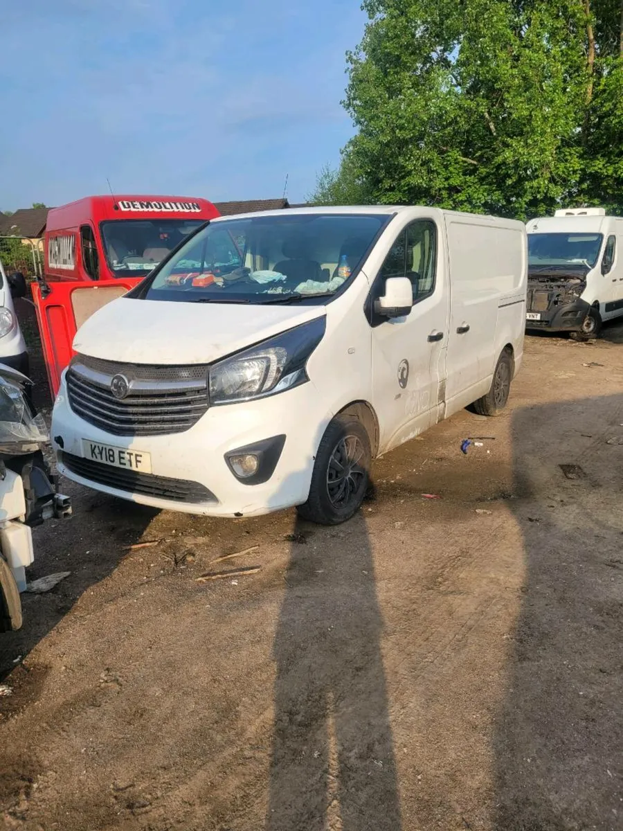 Renault traffic vivaro nv300 for breaking - Image 4