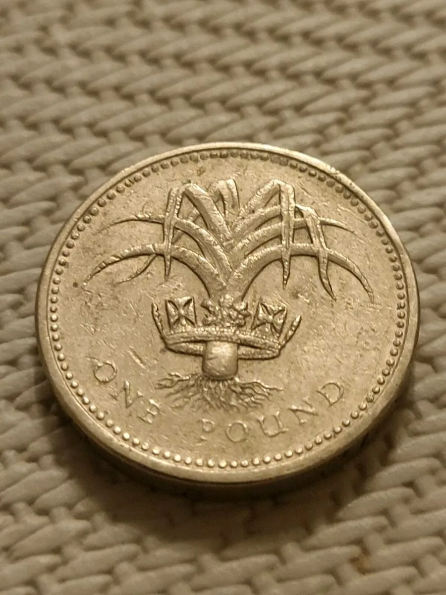 RARE 1985 ENGLISH POUND COIN - Image 3