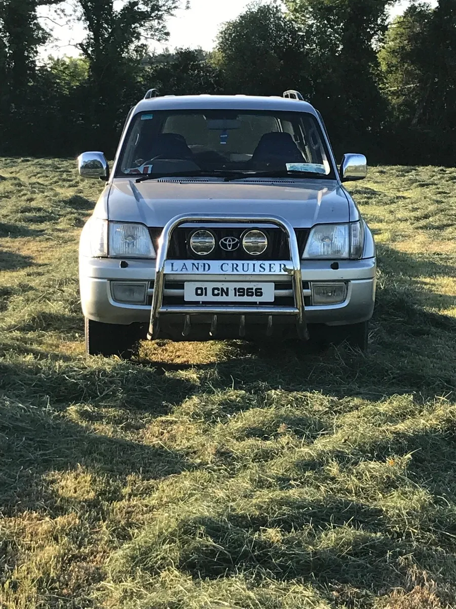 Toyota land cruiser - Image 4