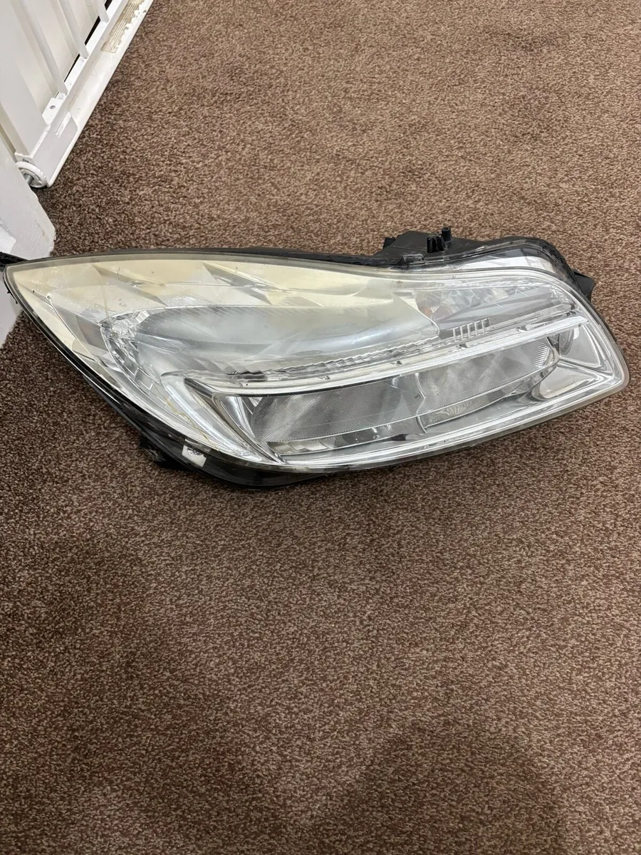 Refurbished Opel insignia Standard headlights 2011 - Image 1