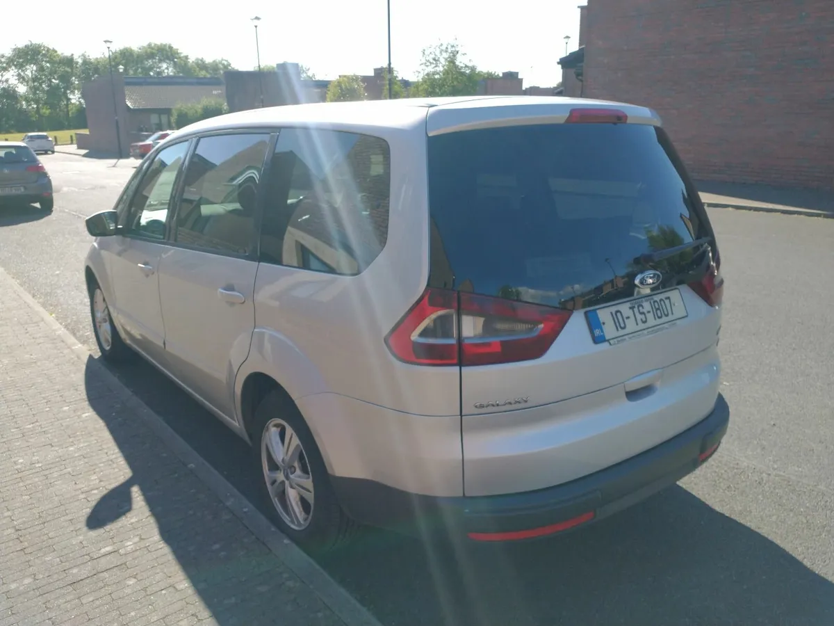 Car in excellent condition, new NCT - Image 3