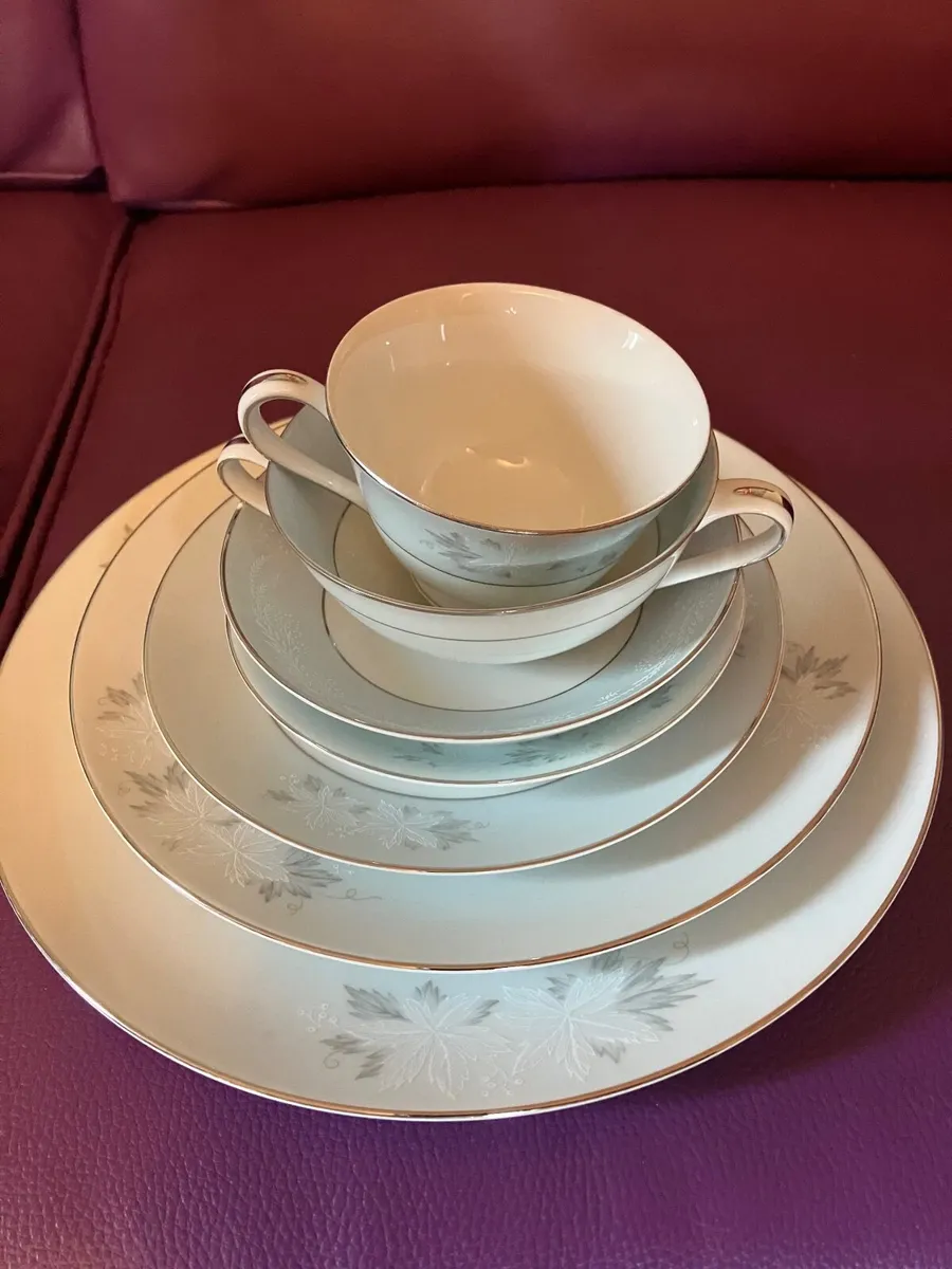 Dinner set - Image 1