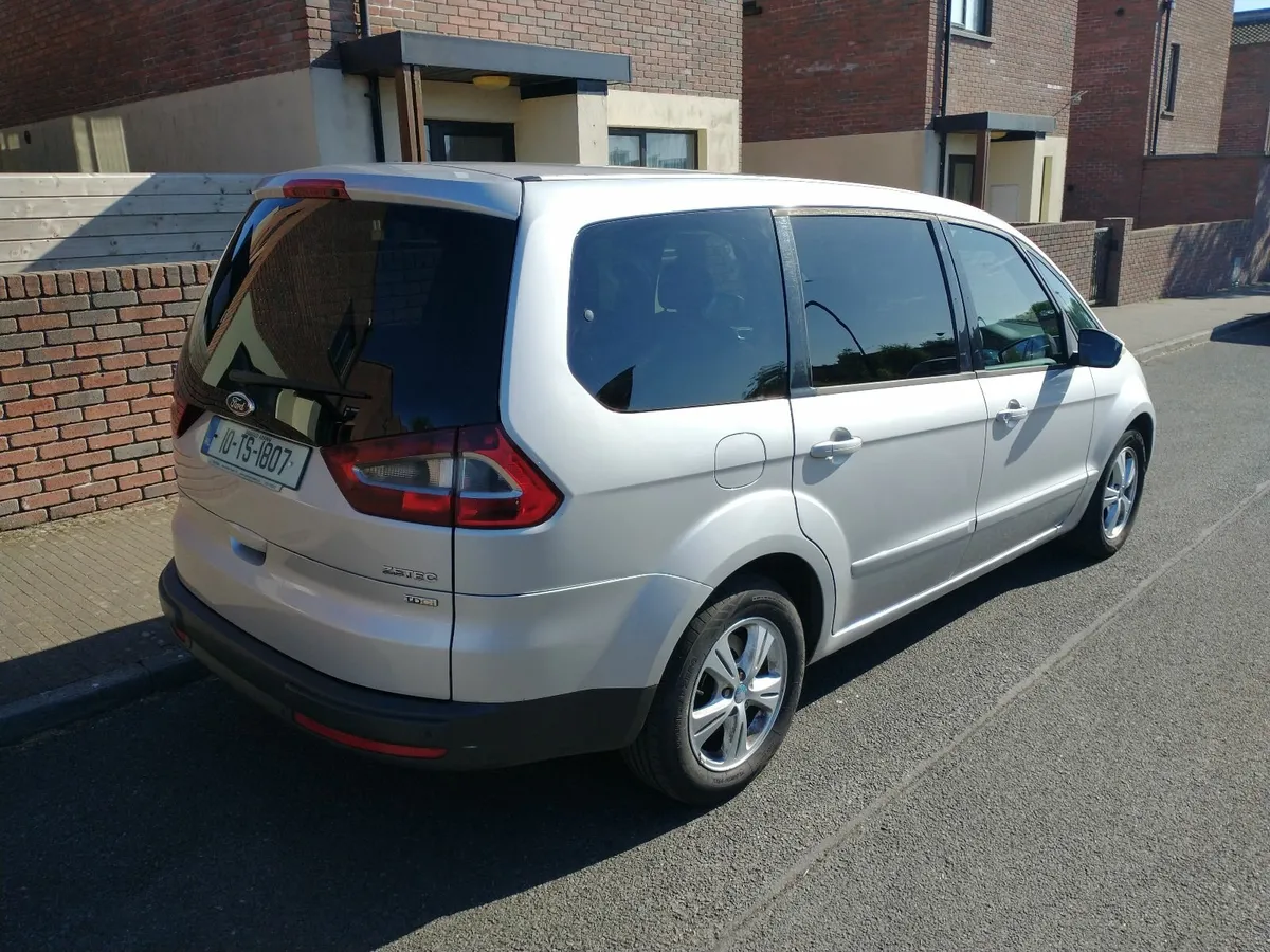Car in excellent condition, new NCT - Image 4