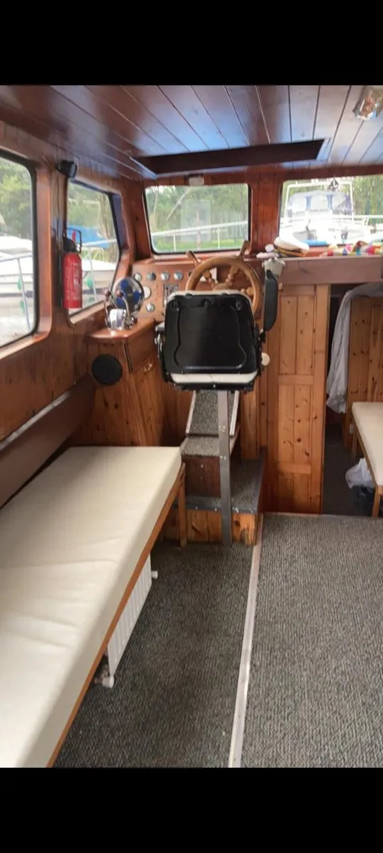 38 foot cruiser boat - Image 3