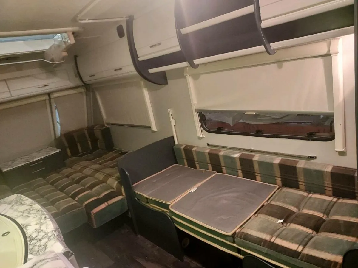 Caravan - Image 3