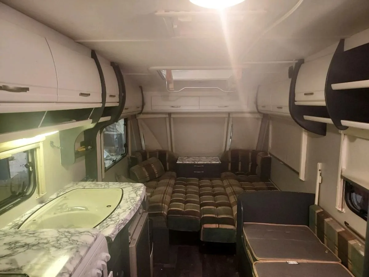 Caravan - Image 4