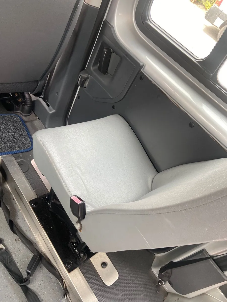 2013 PEUGEOT EXPERT TIPPEE WHEELCHAIR - Image 2