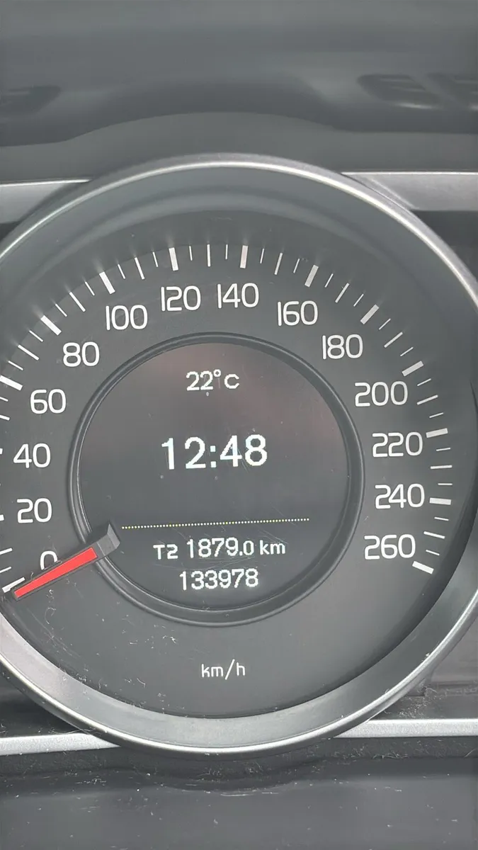 Volvo V40 D2 - Image 2