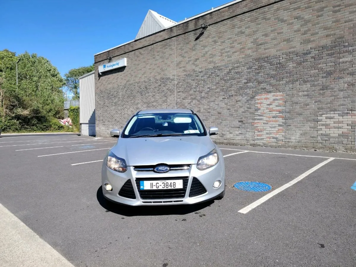 Ford Focus 2011 - Image 2