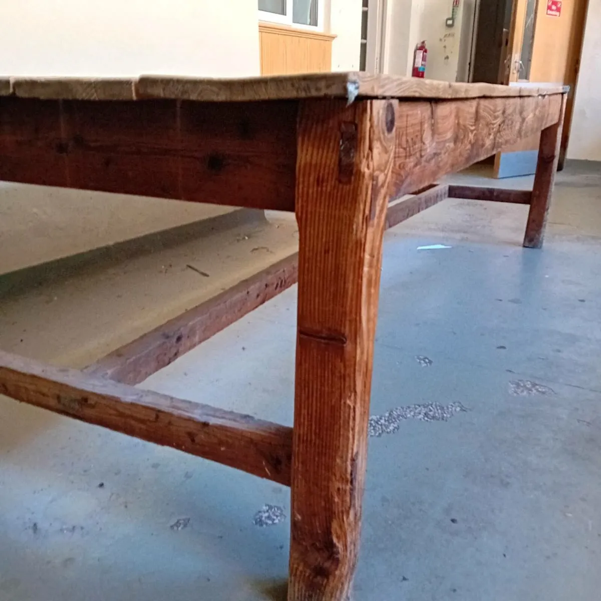 Tables - Image 4