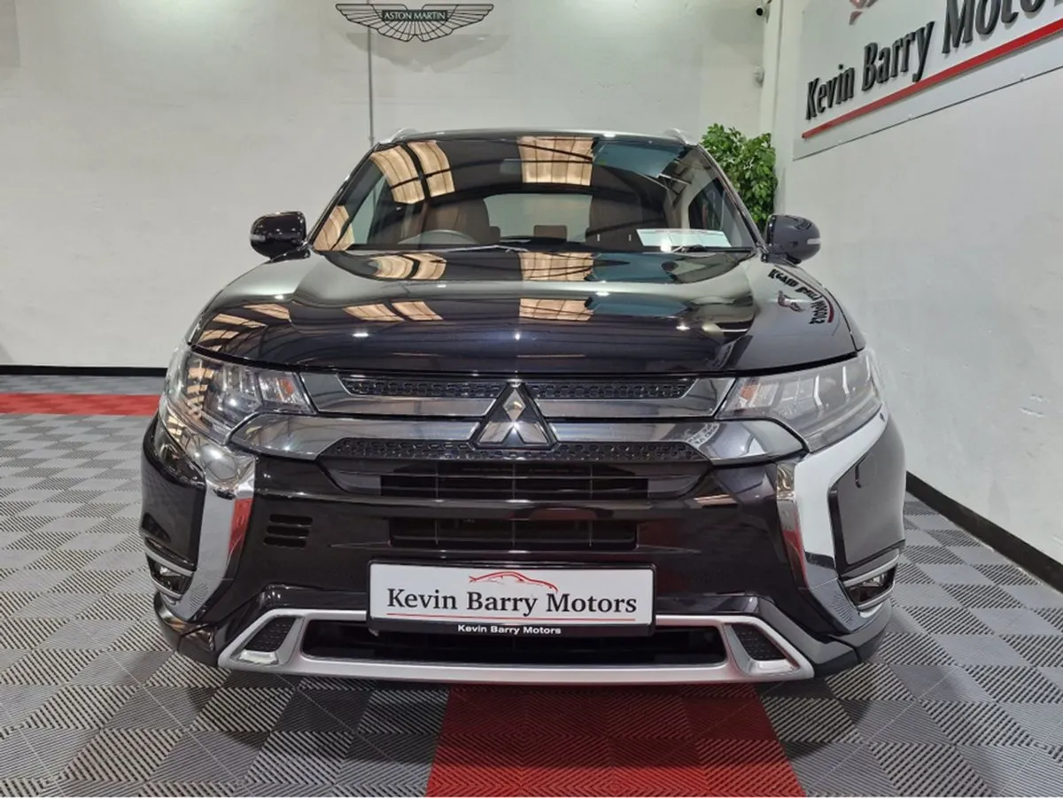 Mitsubishi Outlander 2.4 Phev Exceed 4WD Automati - Image 3