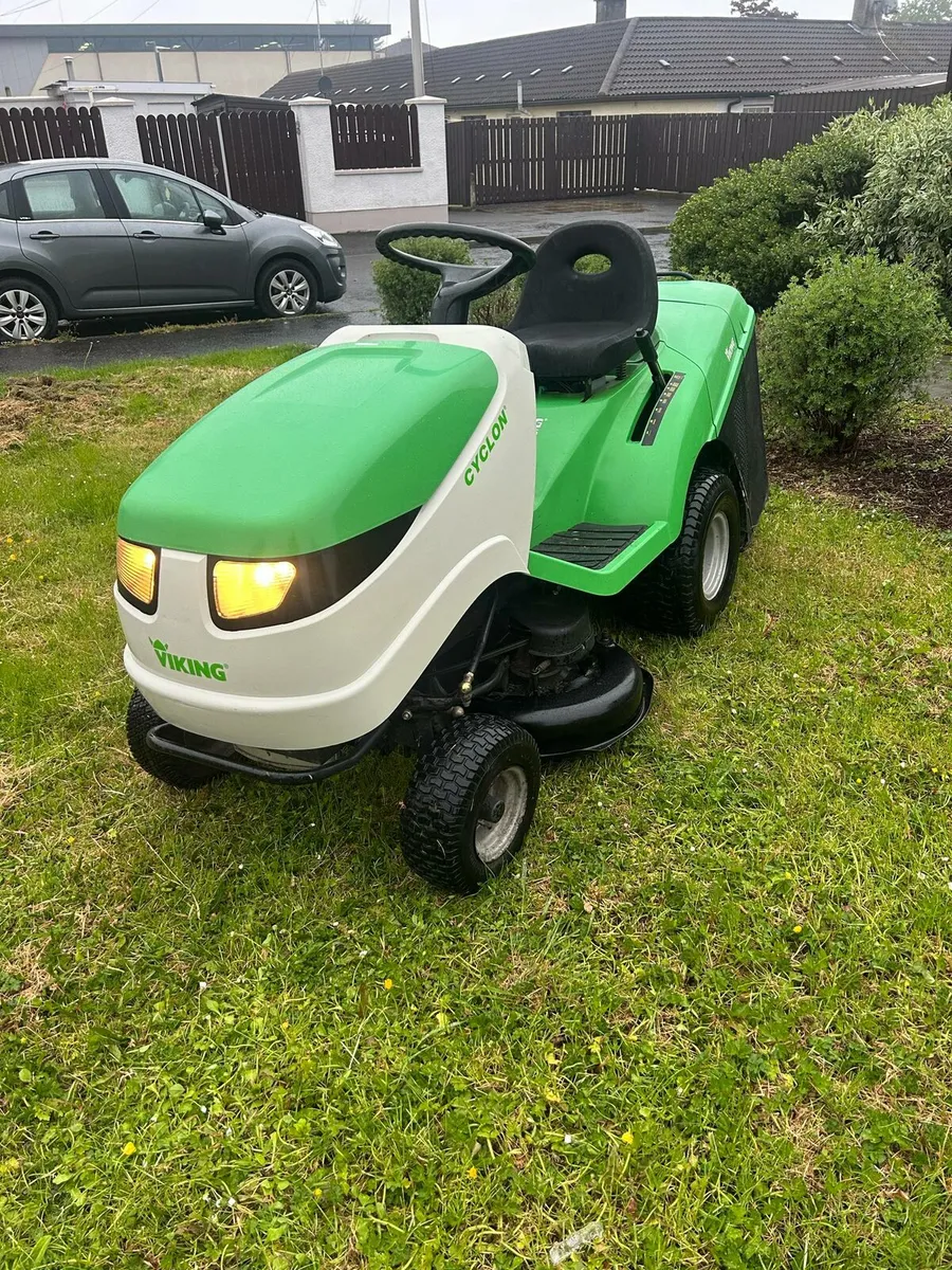 Stihl viking ride on lawnmower lawn mower - Image 3
