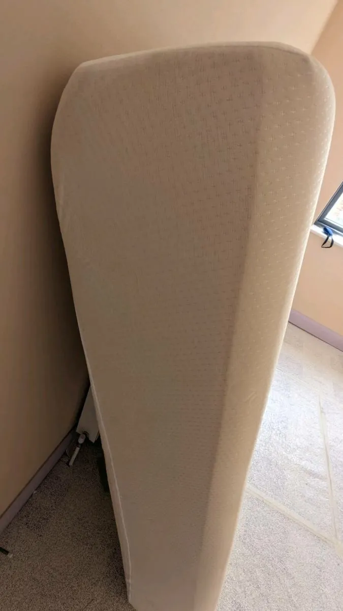 King size mattress, extremely comfortable 1 year o - Image 3