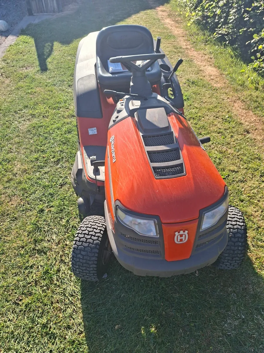 Lawn mower - Image 1