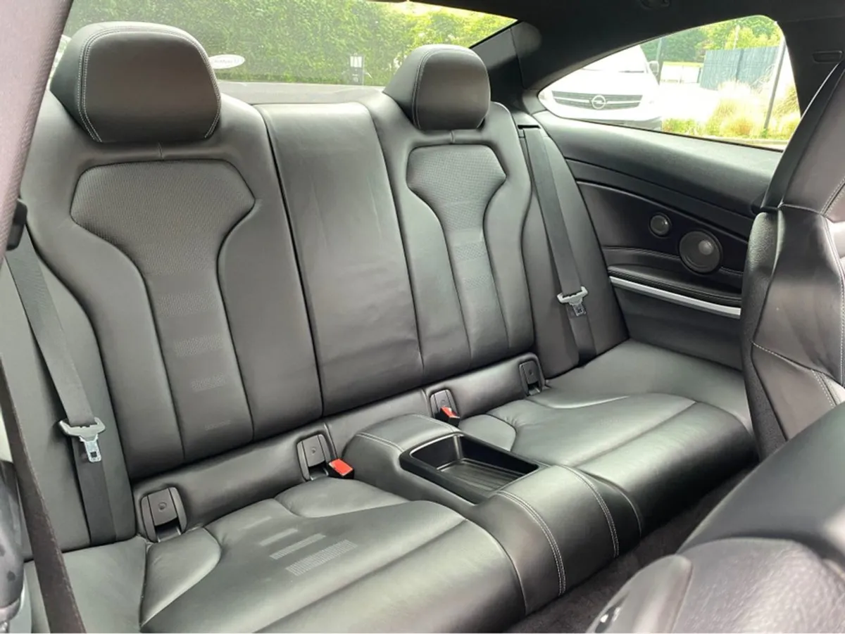 BMW M4 3.0 2DR Auto - Image 4