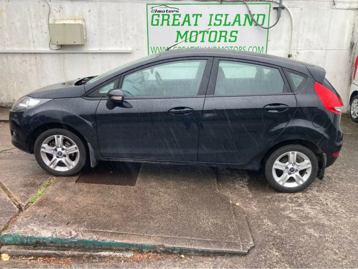 Ford Fiesta Style 1.25 82ps 5DR - Image 3