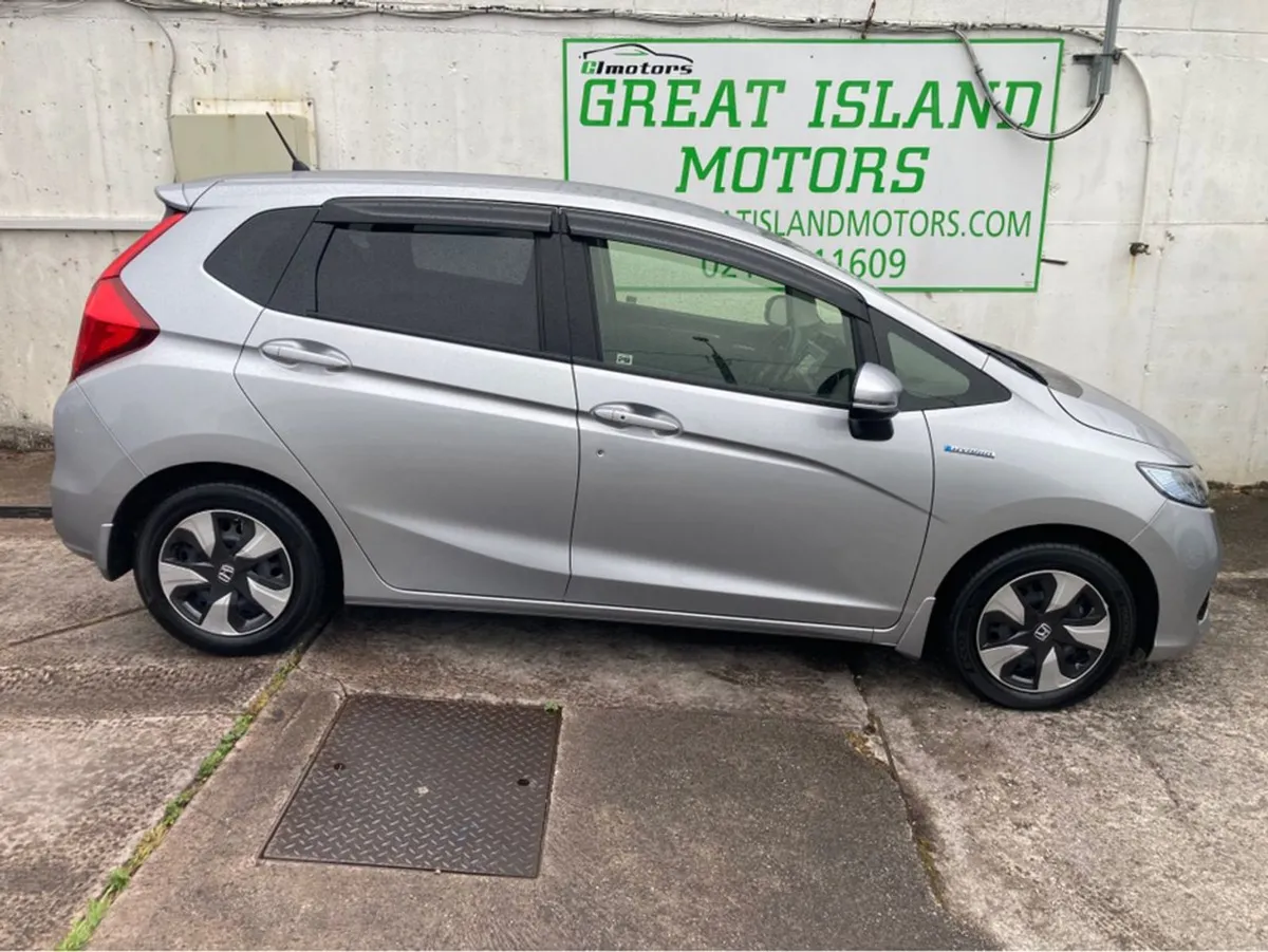 Honda Fit 1.5 Petrol Hybrid - Image 2