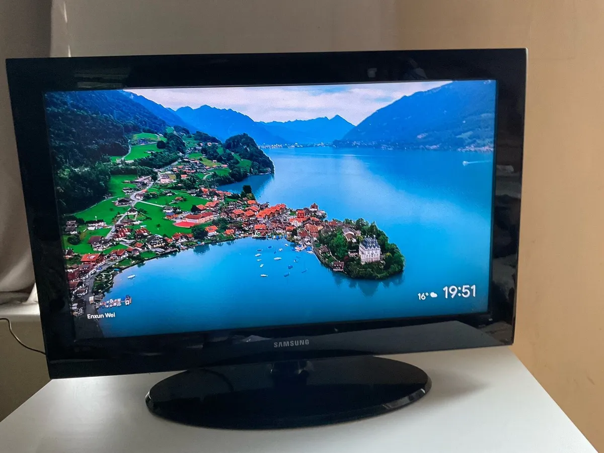 Samsung 35inch smart tv. LE32A552P3R - Image 2