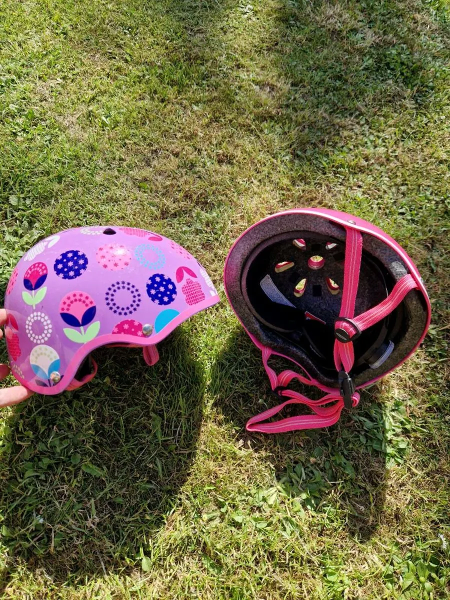 2 girls cycle helmets - Image 2