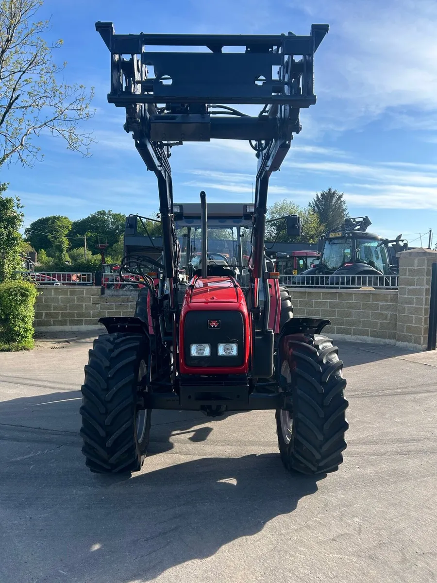 Massey Ferguson 4360 + loader - Image 2