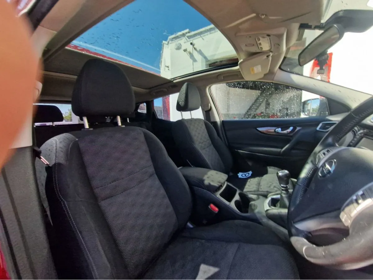 Nissan QASHQAI 1.2 SV My16 NC E6 4DR - Image 4