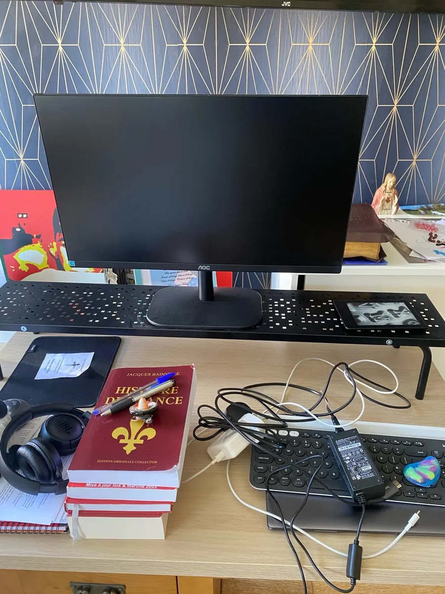 Monitor - Image 1