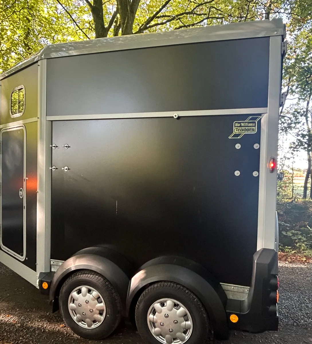 New Ifor Williams HB506 Deluxe Horsebox - Image 4
