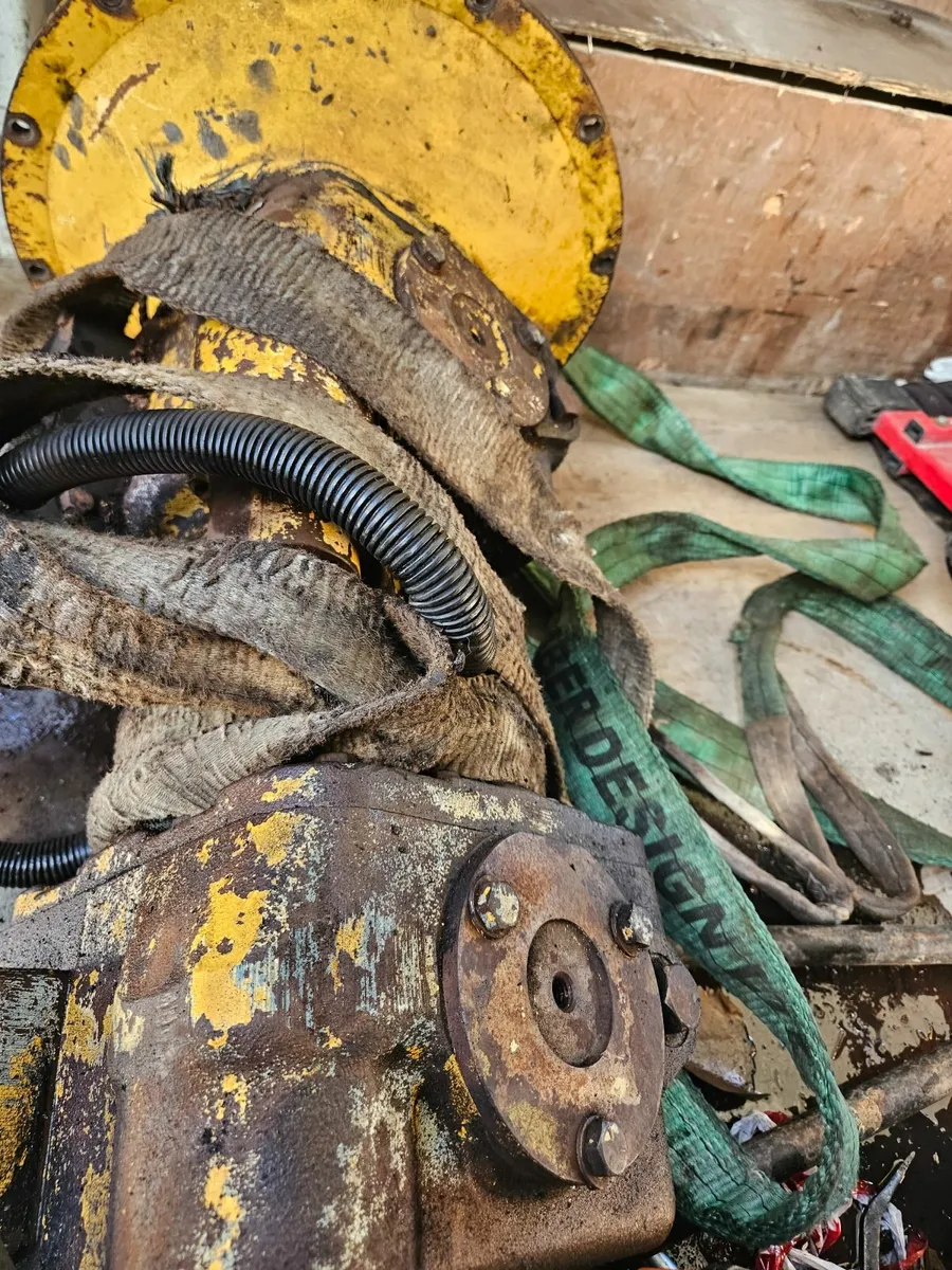 Pumps wanted like in pic for track dumper - Image 4