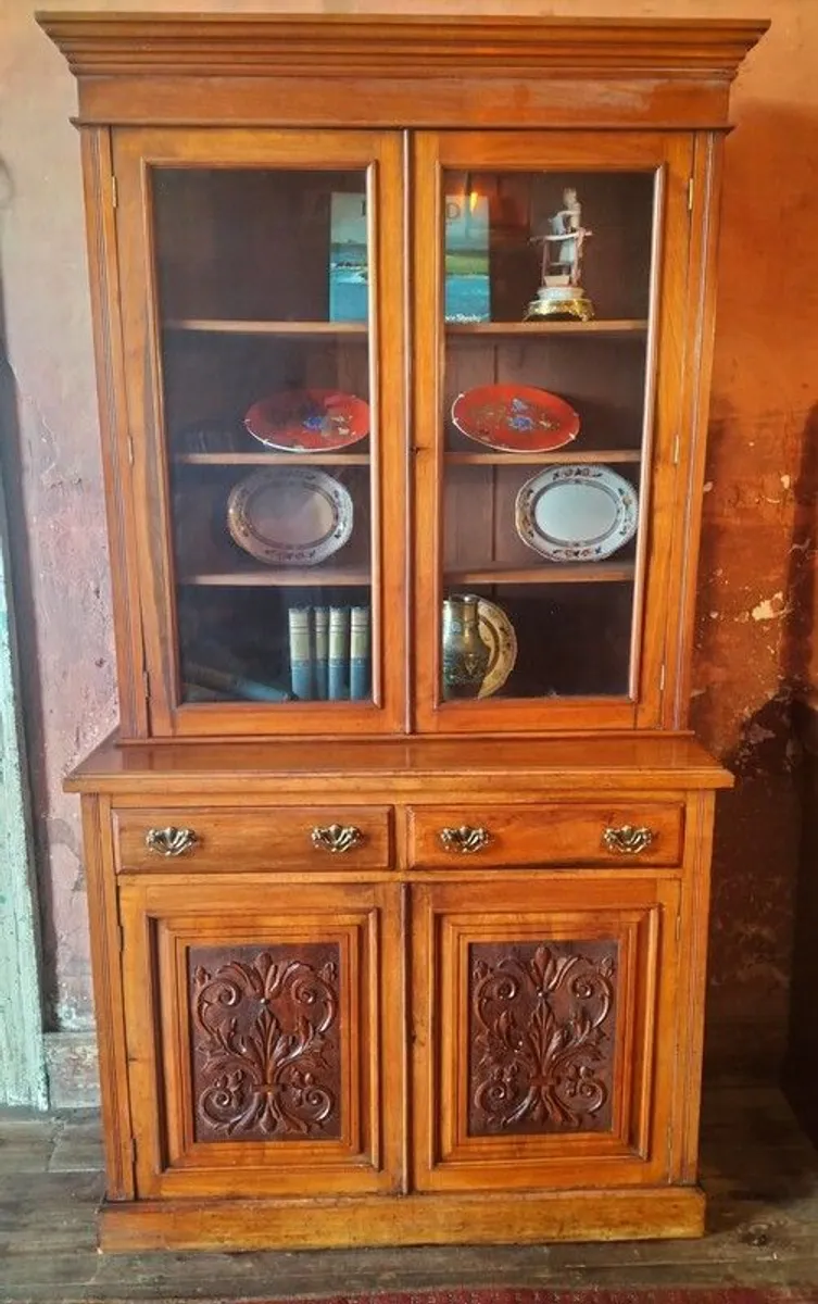 Antique Victorian walnut Bookcase - Image 1