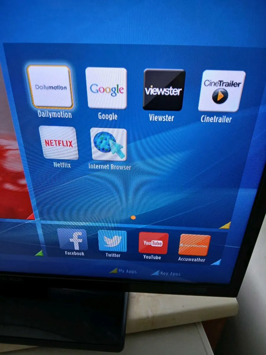 Walker 32 inch Smart 4k hdmi Saorview tv - Image 4