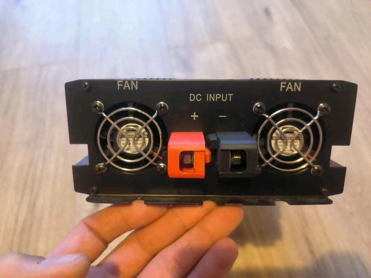 Power inverter 12V to 230v 2000W - Image 4