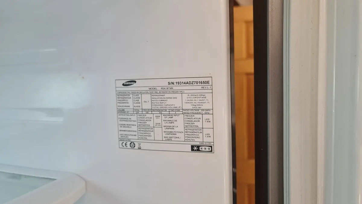 Samsung fridge freezer - Image 4