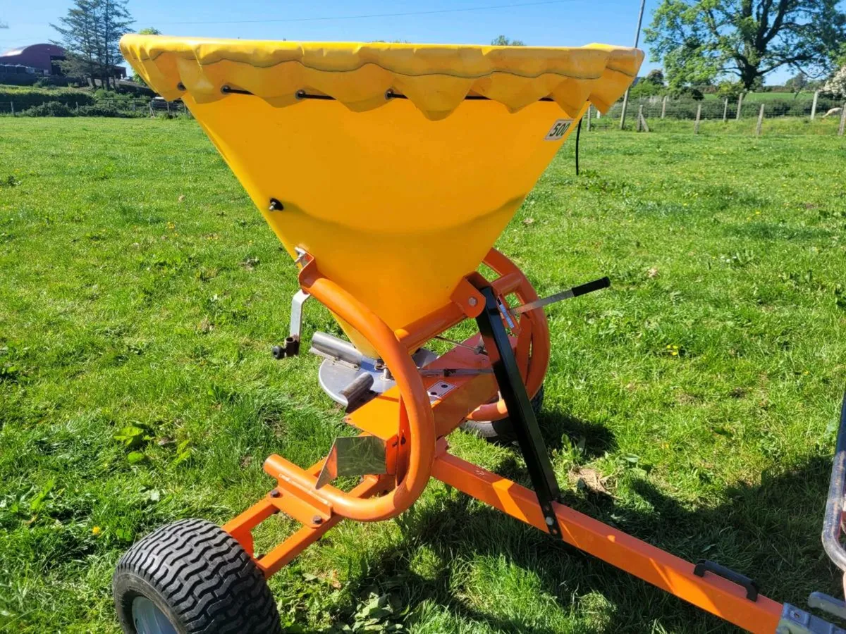 Quad fertiliser spreader - Image 2