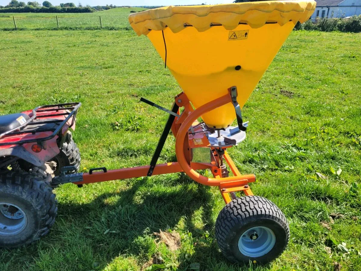 Quad fertiliser spreader - Image 4