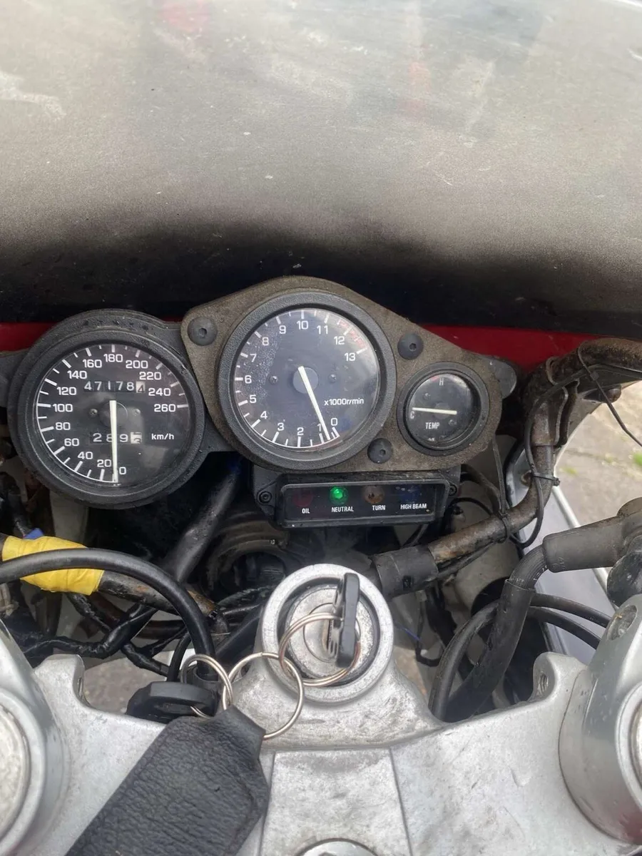 Yamaha FZR 600 - Image 4
