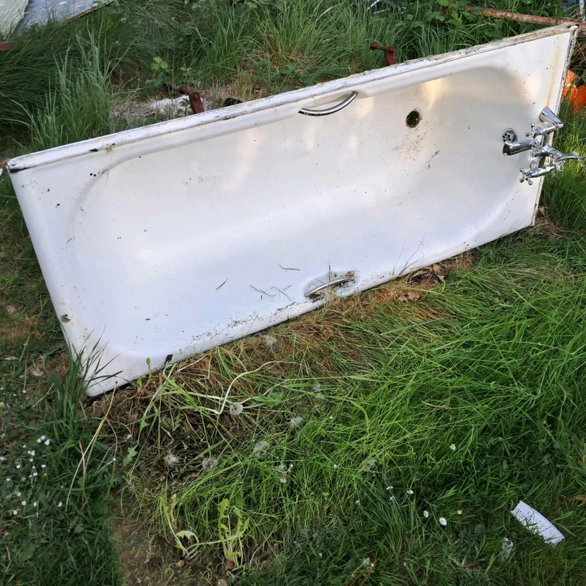 Cast iron bath