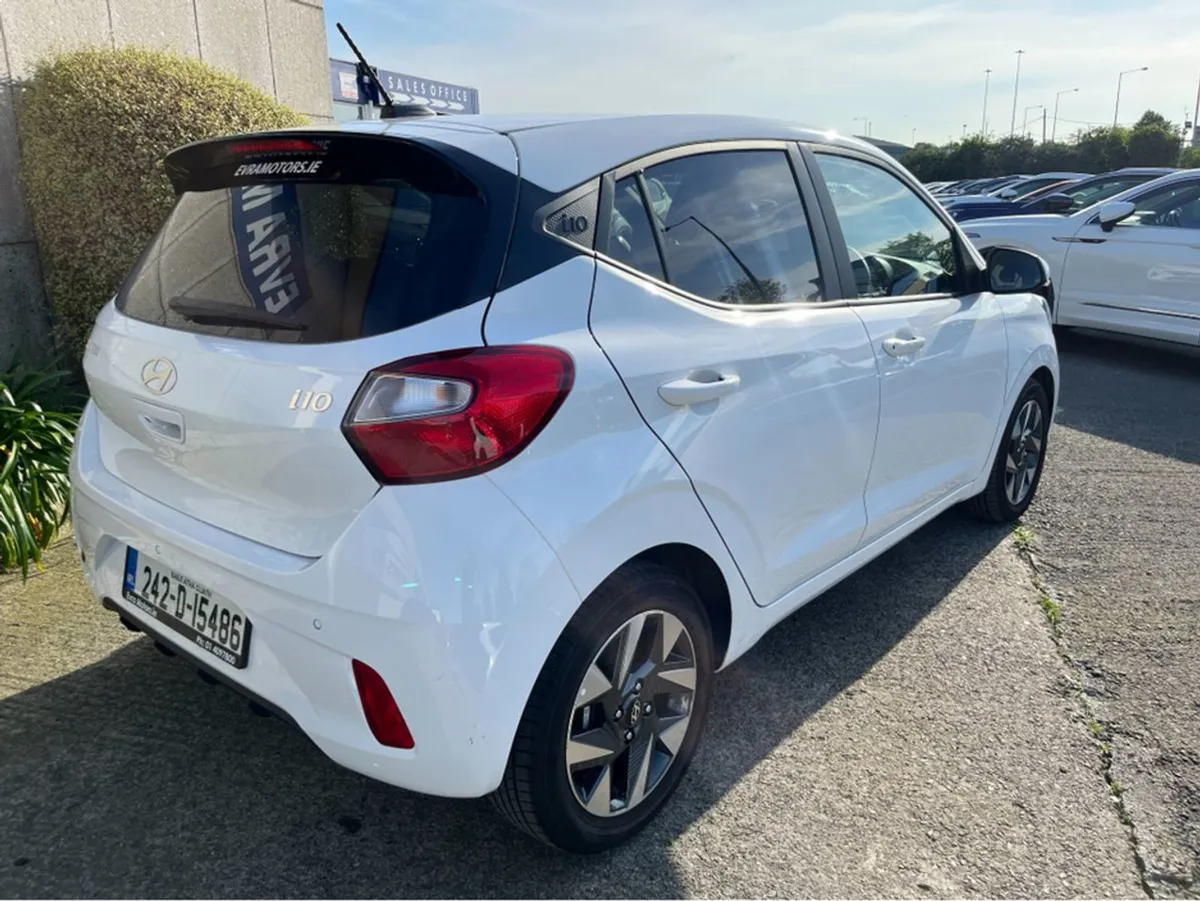 Hyundai i10 Deluxe Plus 1.0 Petrol //low Miles// - Image 4