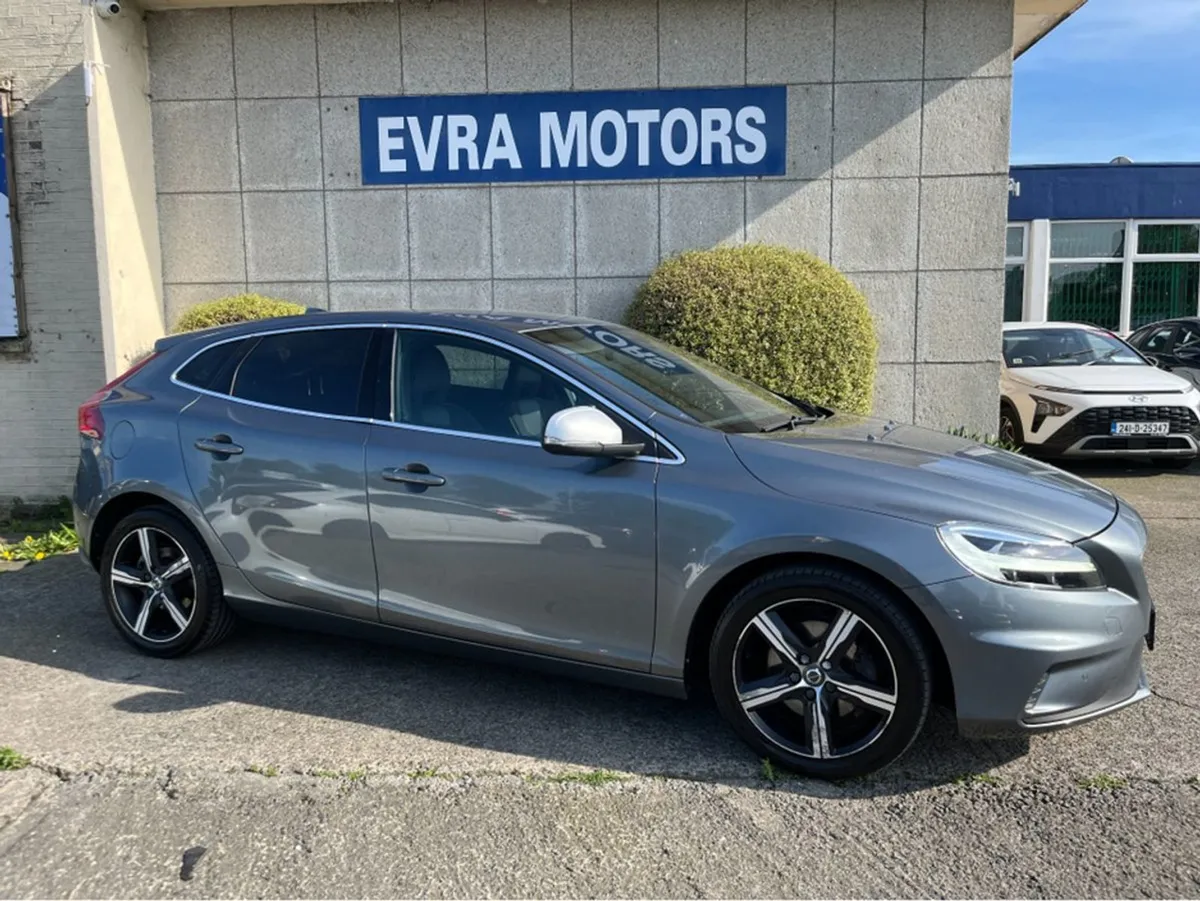 Volvo V40 R-design T2 2.0 Petrol - Image 3