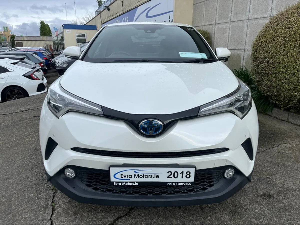 Toyota C-HR SOL Hybrid Automatic 1.8 Petrol //hig - Image 3