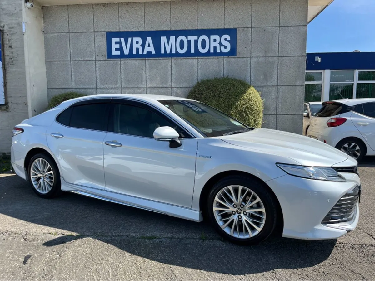 Toyota Camry Automatic Hybrid Petrol 2.5 //high S - Image 3