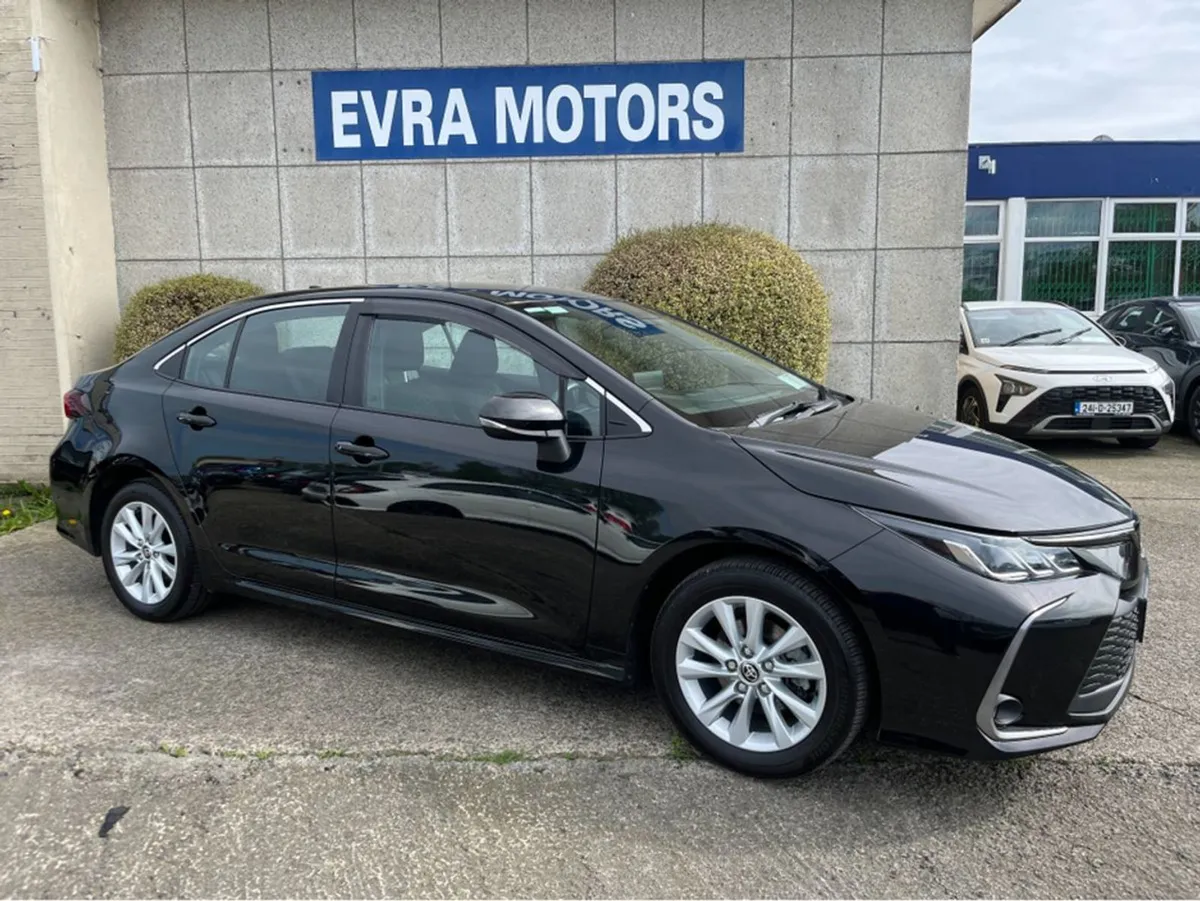 Toyota Corolla Luna Saloon Hybrid Automatic 1.8 P - Image 2