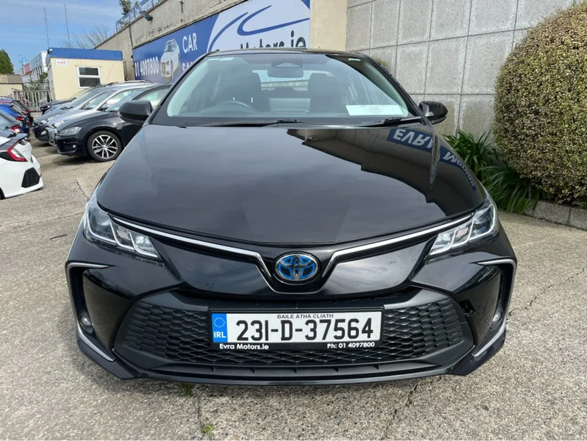 Toyota Corolla Luna Saloon Hybrid Automatic 1.8 P - Image 3